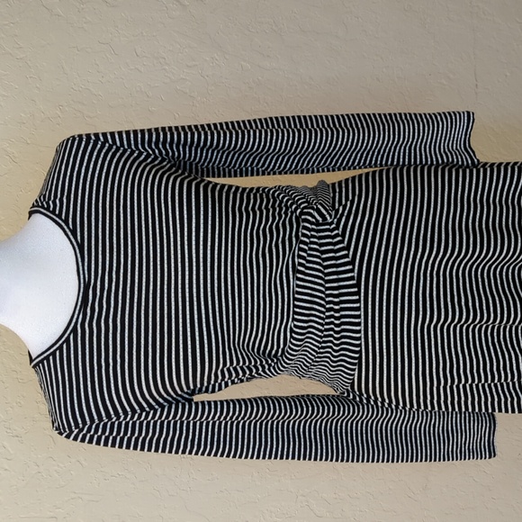 Max Studio Black Striped Knit Twisted Waist Detail Long Sleeve Dress Size Small - Picture 5 of 9